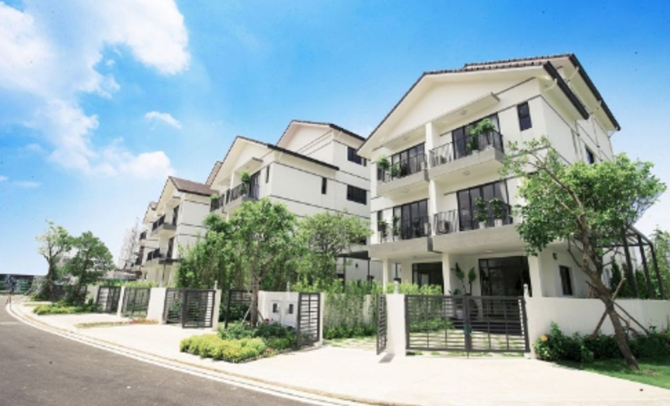 Bán gấp biệt thự song lập Vinhomes Thăng Long, DT 265m2 hướng Đông, giá tốt